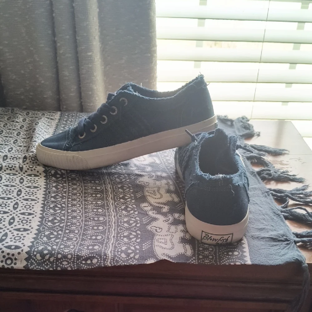 Blowfish Malibu Sneakers - Picture 1 of 7